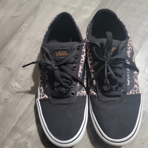 Leopard Vans - Picture 3 of 4